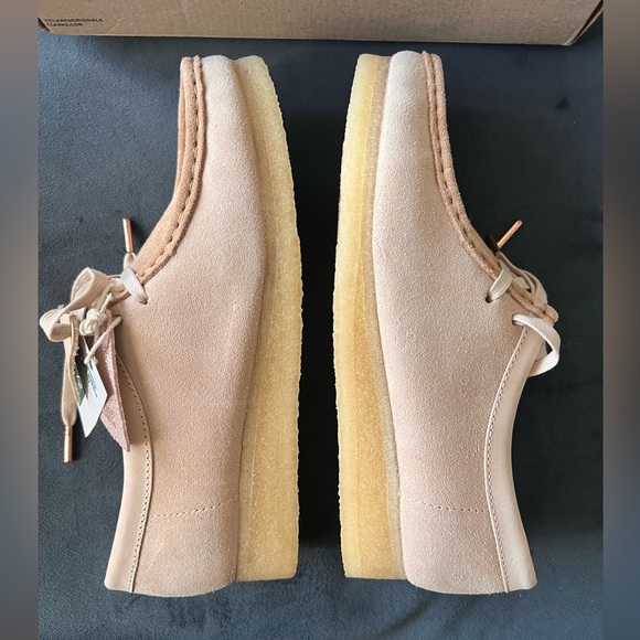 Clarks Wallabees Light Tan Suede - Picture 8 of 12